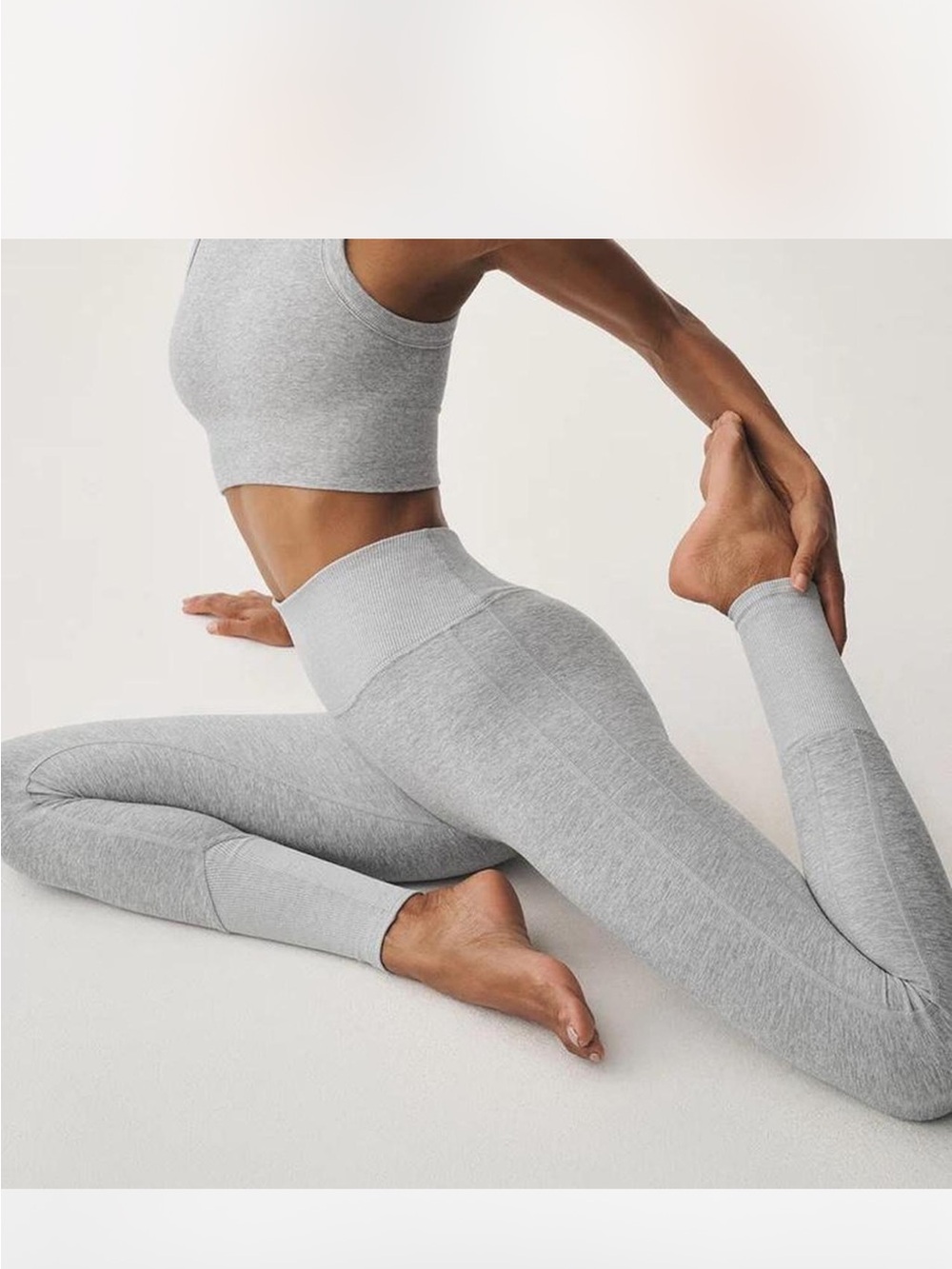 Seamless Light Gray Sports Bra & Leggings Set